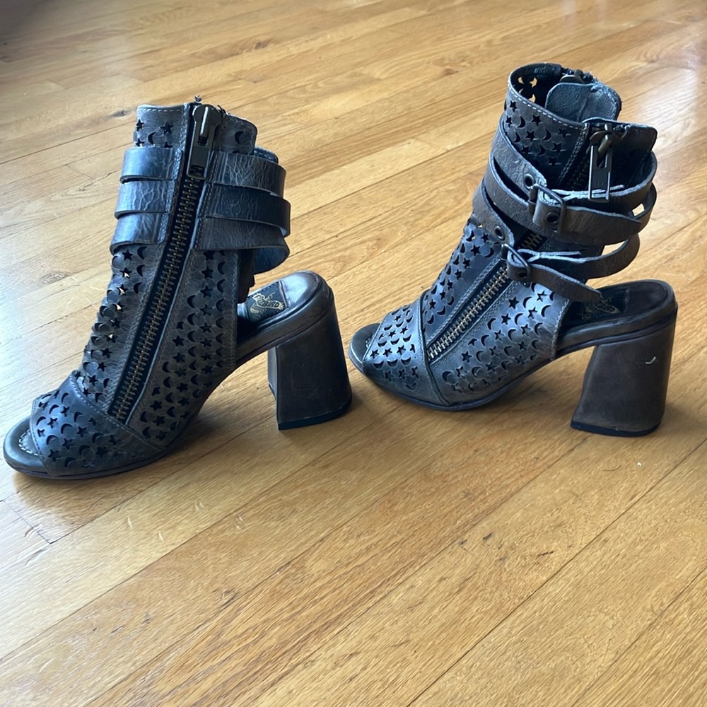 Freebird Theresa Stone bootie 7